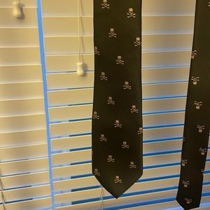 Mens skull tie